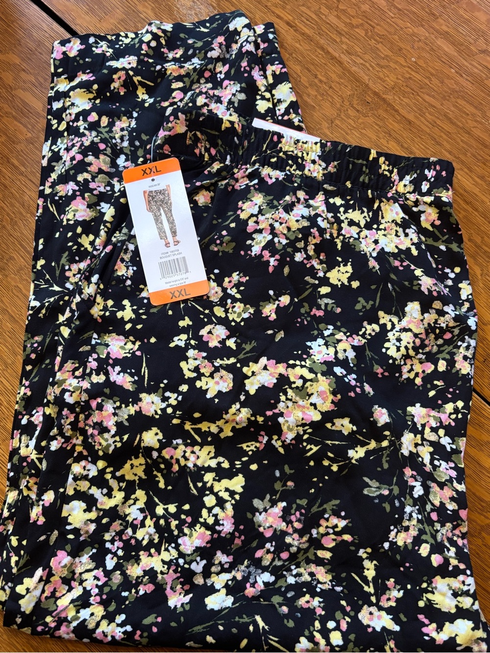 Jessica Simpson Black Floral Cropped Pants